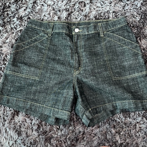 Levi's Pants - Levi's Blue Jean Camp Shorts Pockets & Stretch Medium Wash Denim Misses Size 14